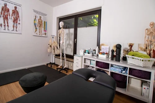 Behandlungsraum-Liebscher-&-Bracht-Praxis-Anja-Pasch